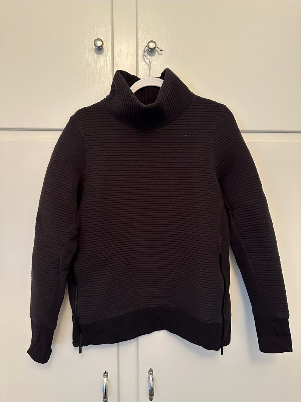 EUC All In Motion Black Thick Neck Pullover Sweatshirt